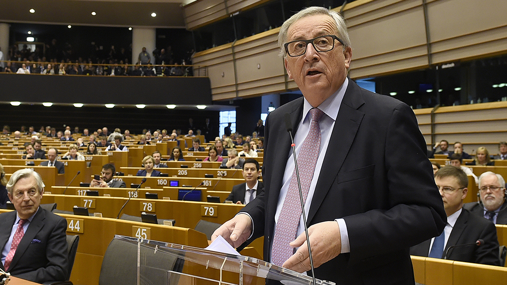 Jean-Claude Juncker speaks before the European Parliament in Brussels